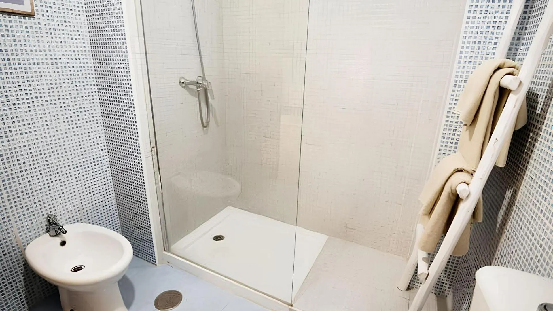 Charming Apartment Malaga 40 M² + Internet