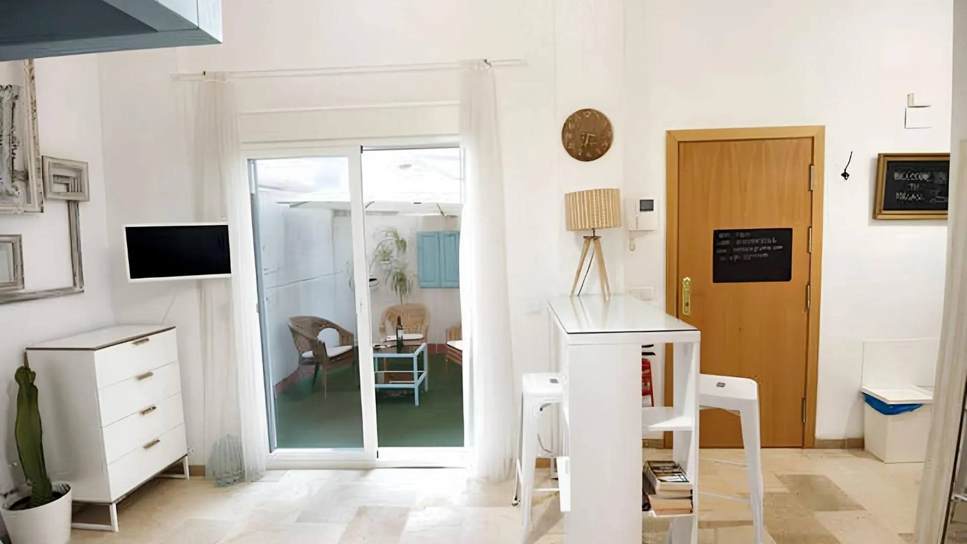 Charming Apartment Malaga 40 M² + Internet