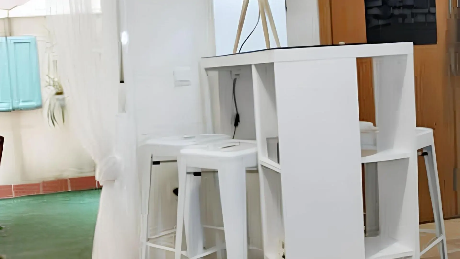Charming Apartment Malaga 40 M² + Internet 0*,